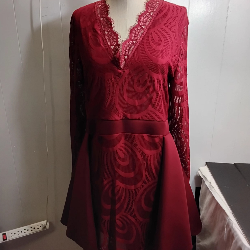 Elegant Lace Midi Dress in Deep Burgundy